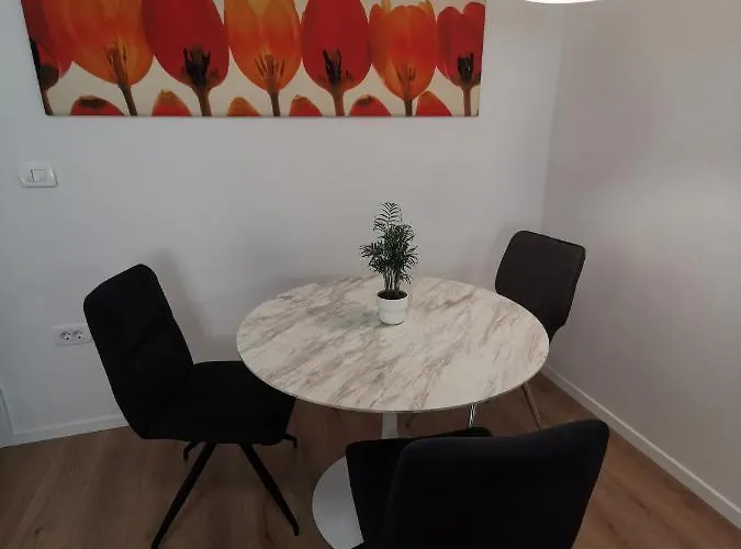 Marina Center شقة غييكا