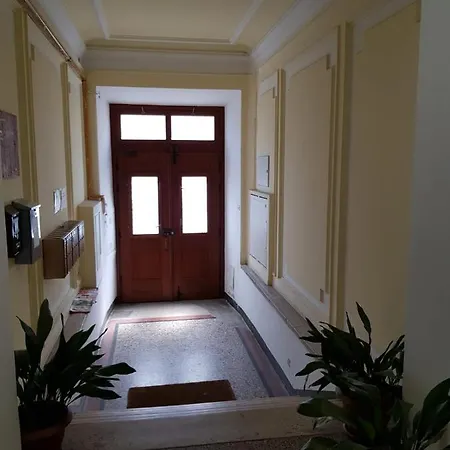 Marina Center شقة